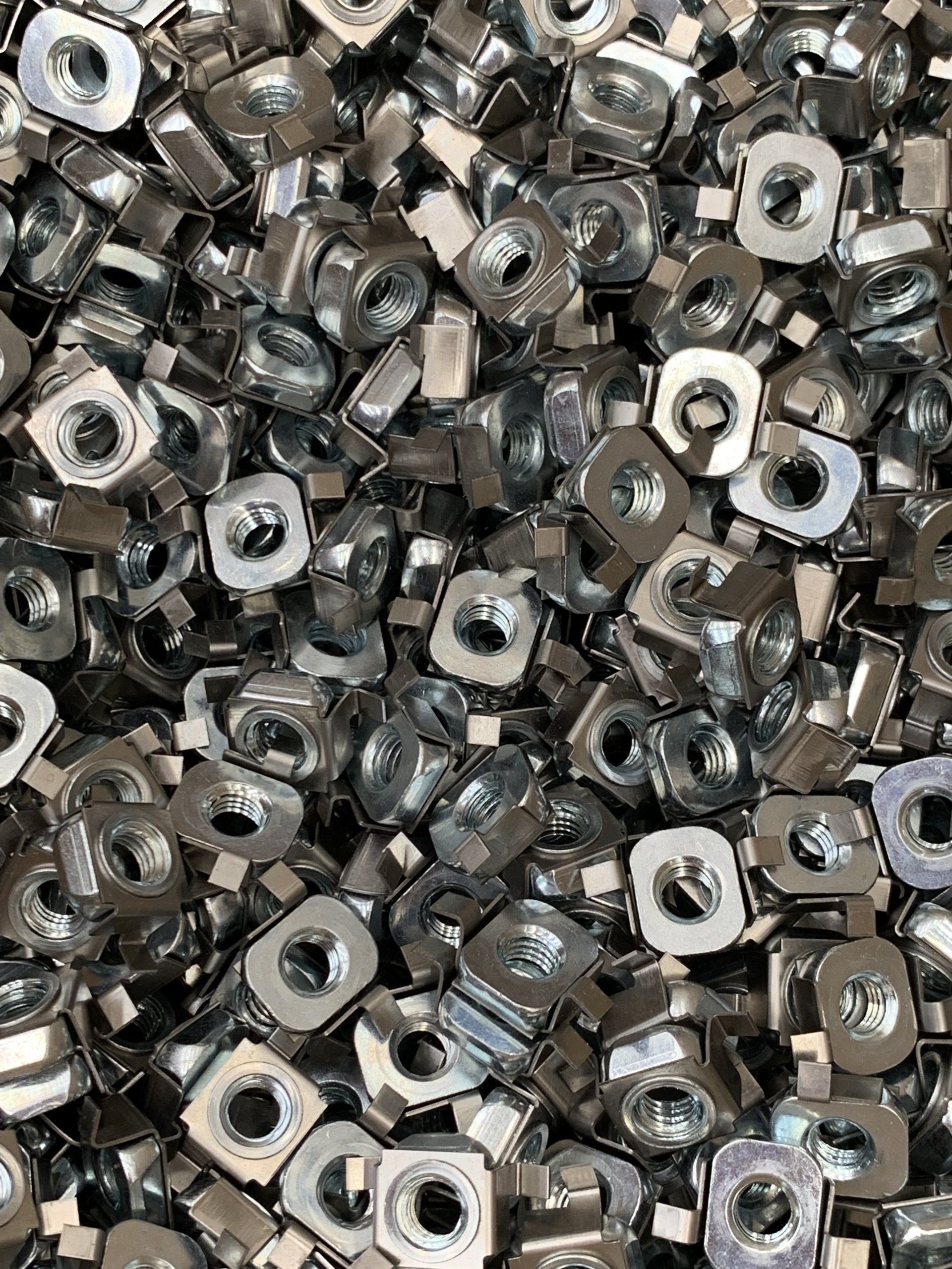 assortimento di bulloni in acciaio inox