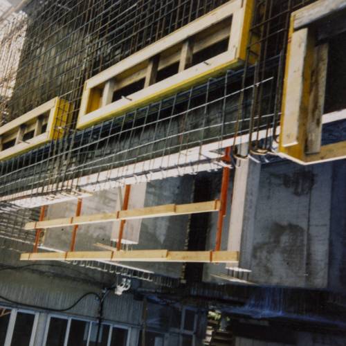 lavori presso cantiere edile per ristrutturazioni civili