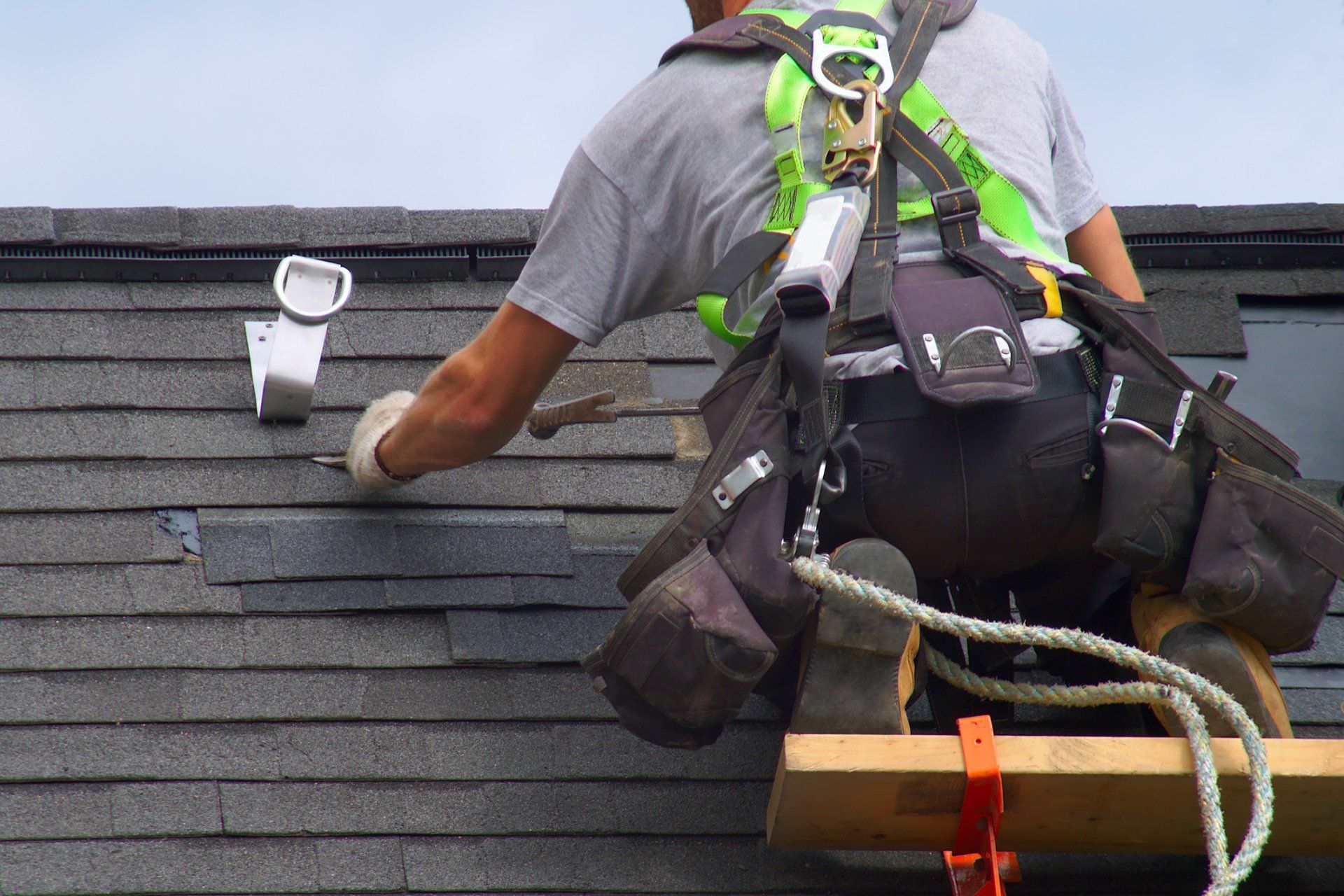 Roof repair construction worker — Benton, AR — Advanced Roofing Roof repair construction worker — Benton, AR — Advanced Roofing