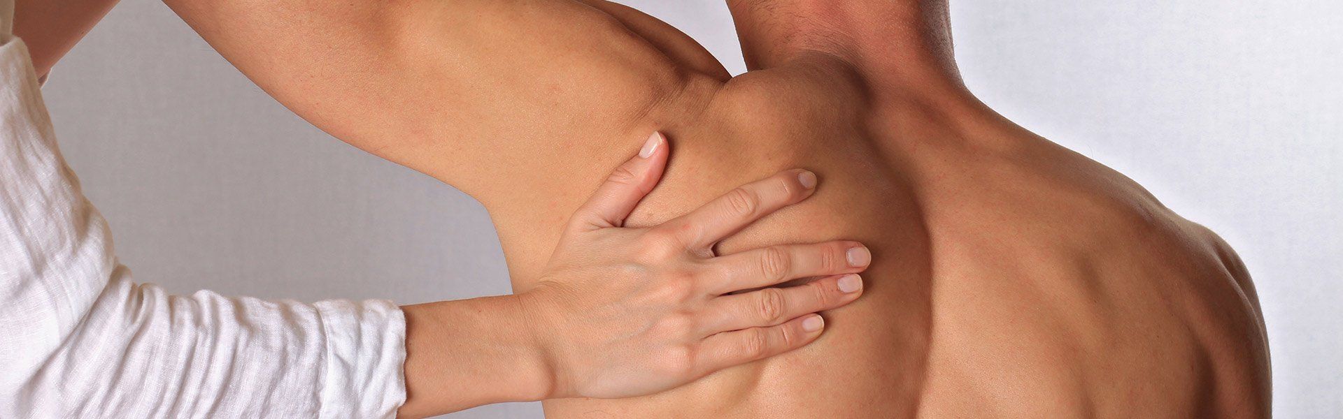 treatment for mans back macquarie osteopaths treatment for mans back
