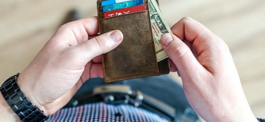 Cash Or Credit – Which One Should You Be Using?