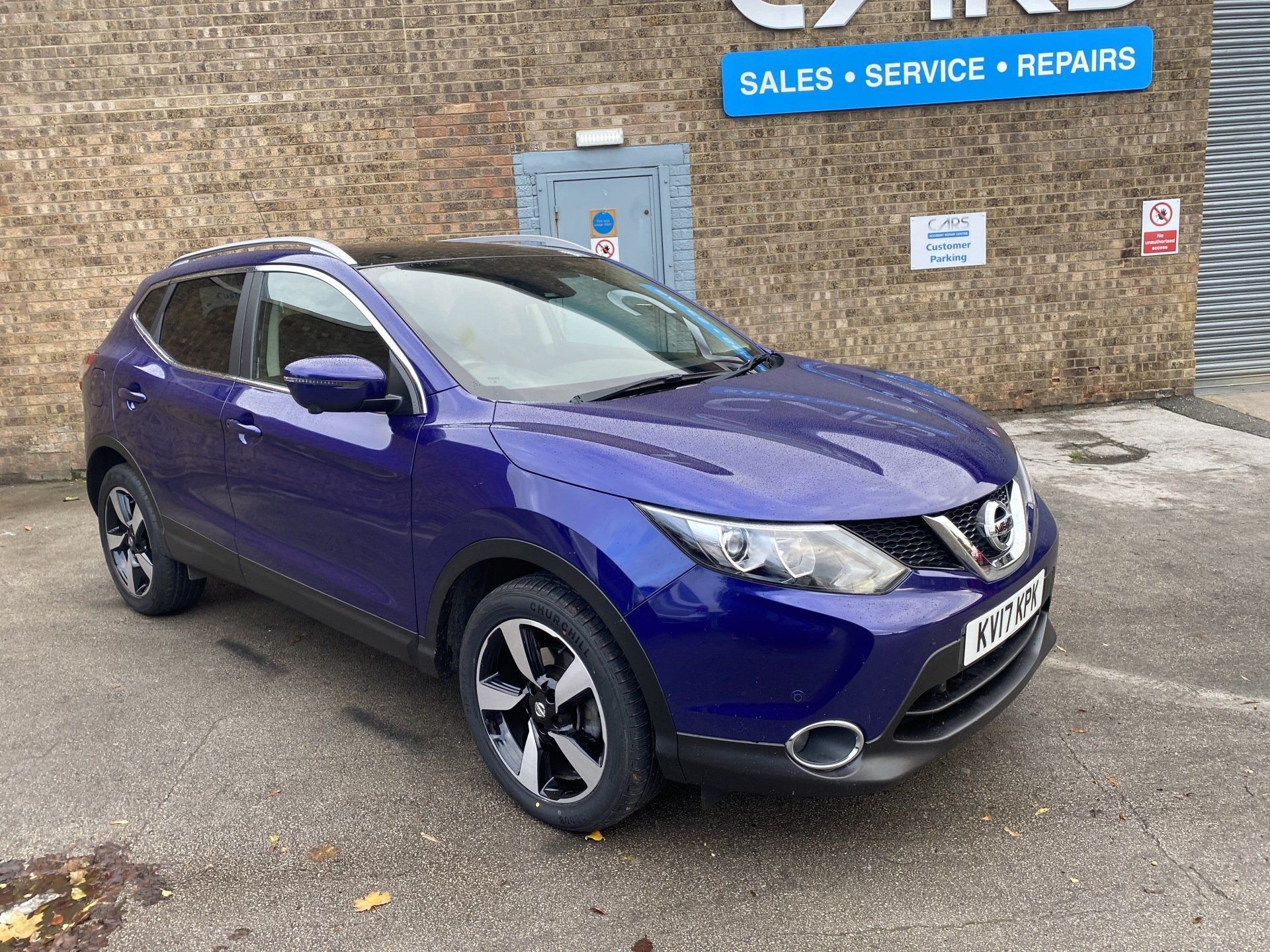 Check out the Nissan Qashqai N-Connecta at Cars Grimsby. A practical SUV packed with features, comfort and great value – available now from your local dealer.