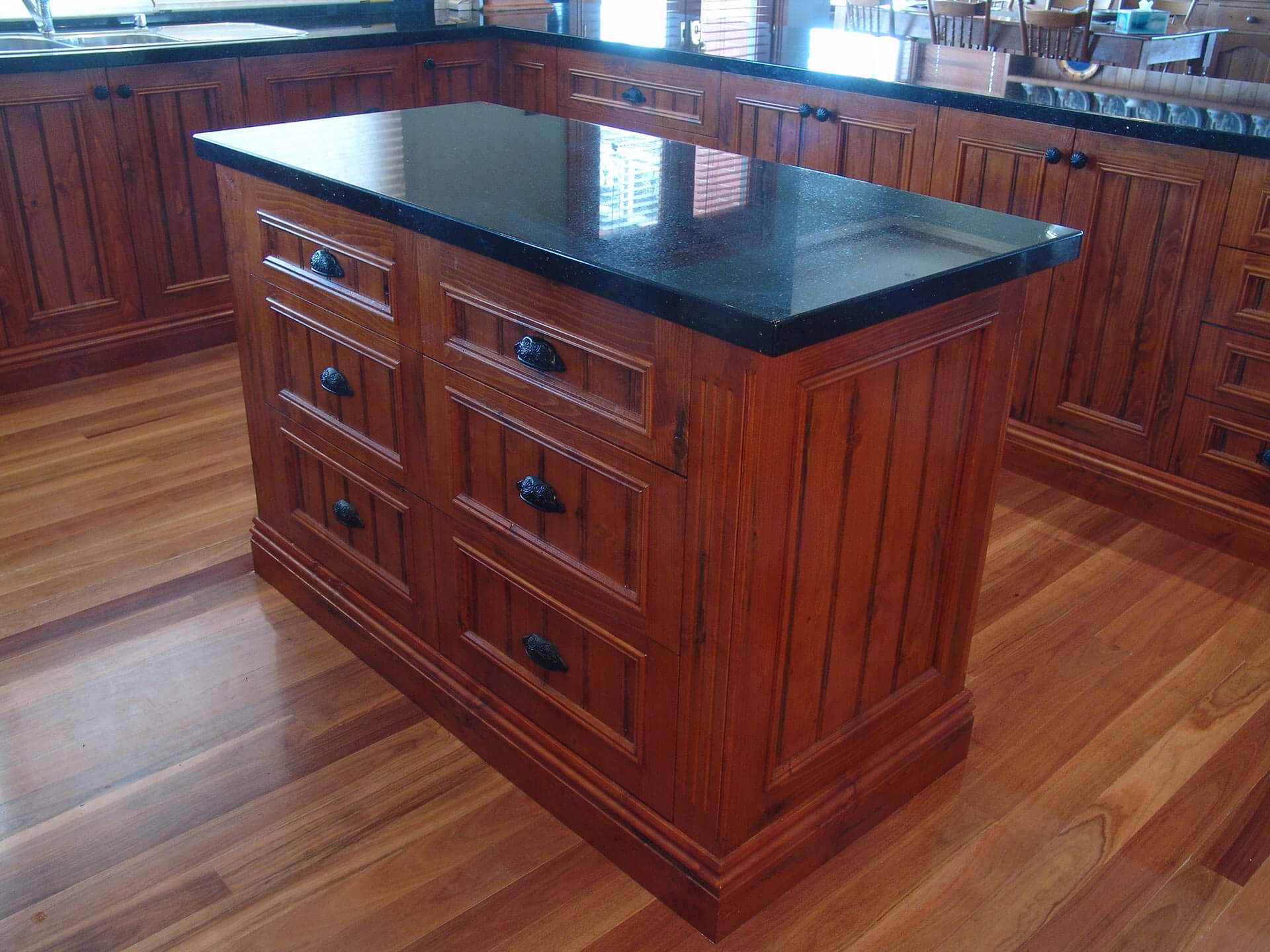 Evolution Kitchens & Cabinets - Timber Kitchen