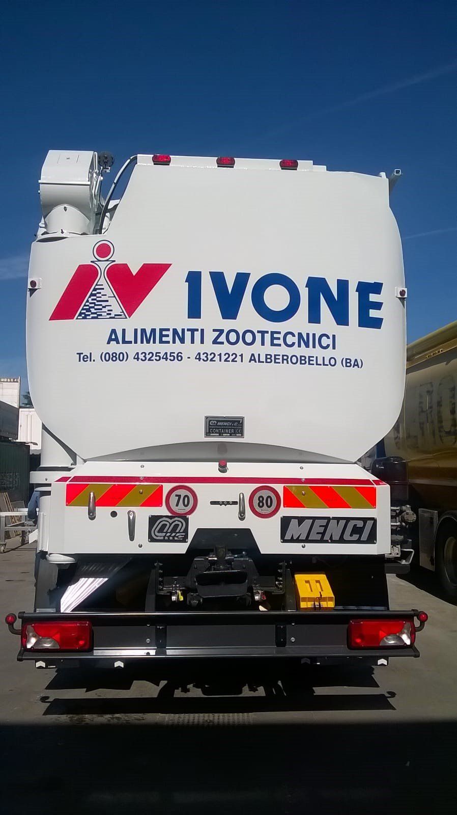 camion su strada