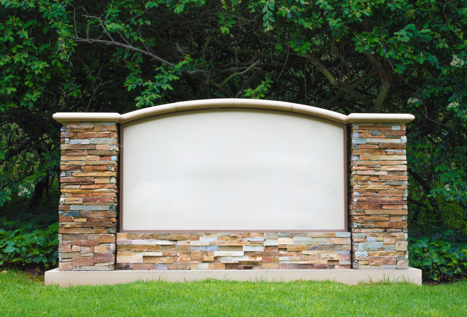 Monument sign
