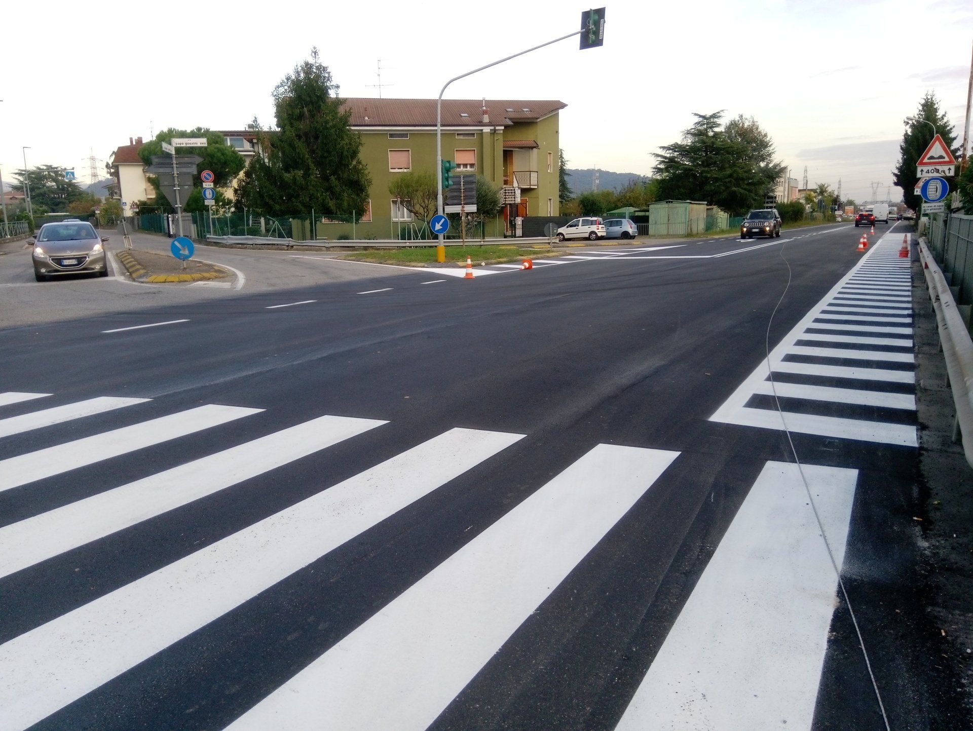 segnaletica su asfalto nuovo
