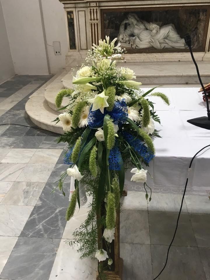 Composizione floreale per cerimonia