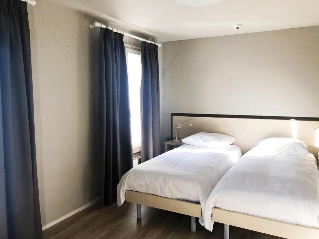 chambre à coucher d'hôtel