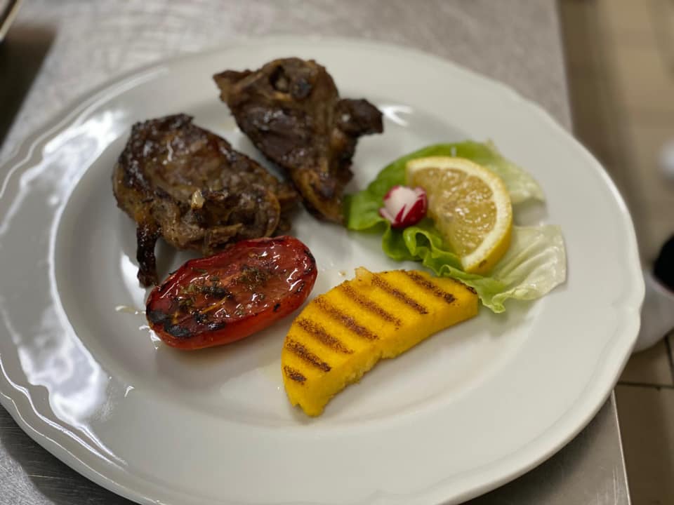 carne con polenta