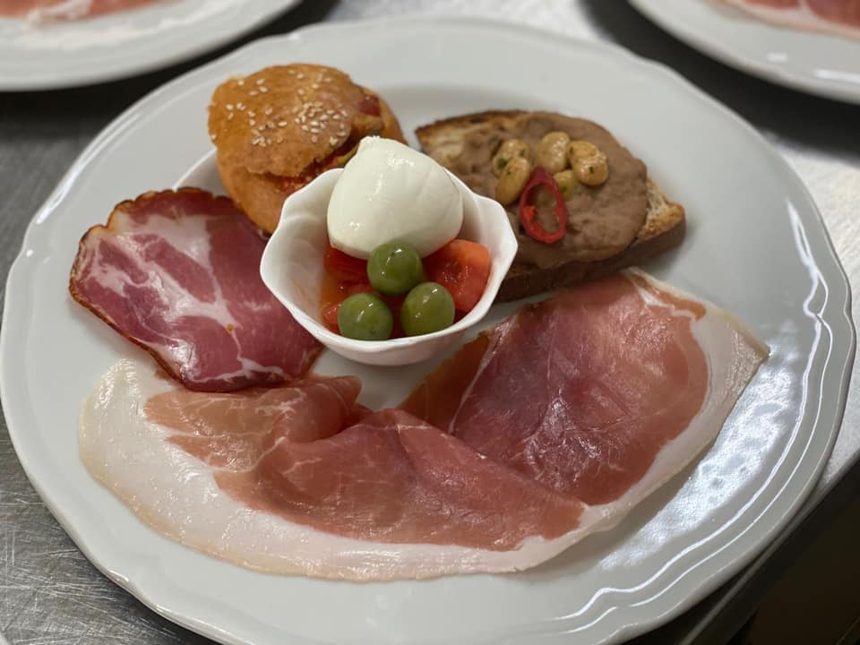 antipasto misto caldo e freddo