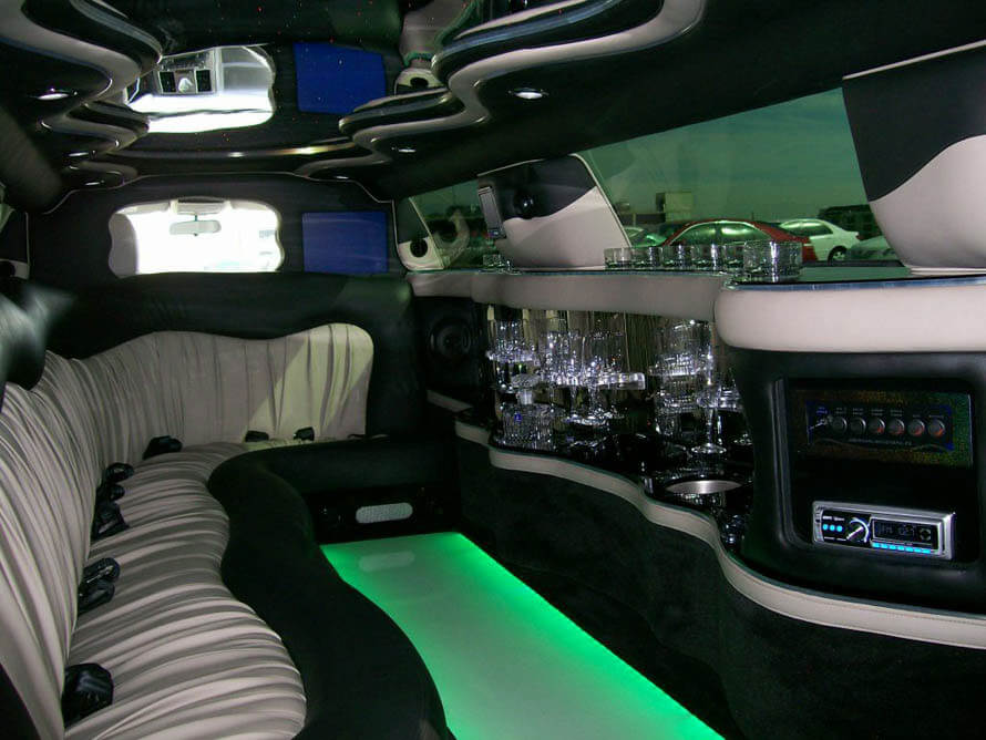 crysler 300 white stretch limo los angeles ca