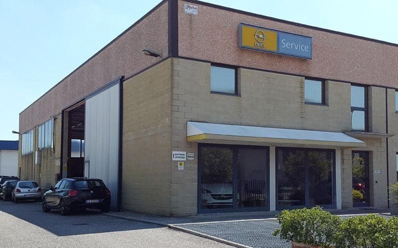Officina vista dall'esterno