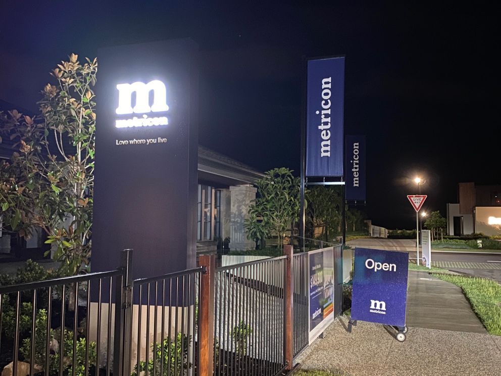 Violet Vertical Signage — Signage In Acacia Ridge, QLD Violet Vertical Signage — Signage In Acacia Ridge, QLD