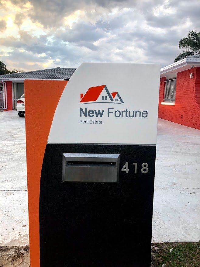 Outdoor Post Signage — Signage In Acacia Ridge, QLD