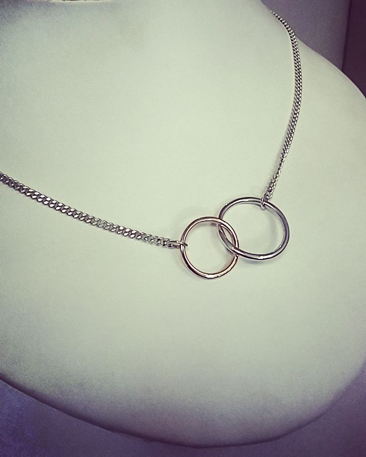 rings pendent chain