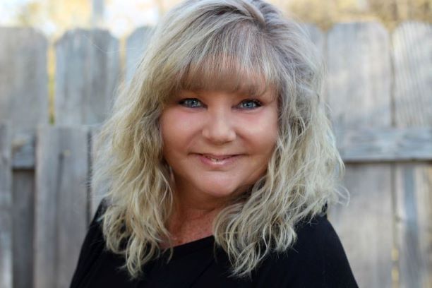 Internet consultant laura munsch