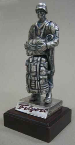 statuetta militare