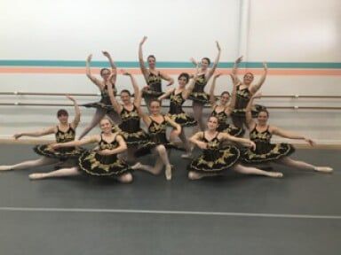 Group of Performers - Dance Classes for teens in Elizabethton, TN