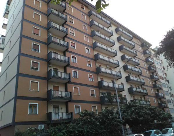 facciata di un condominio ristrutturata