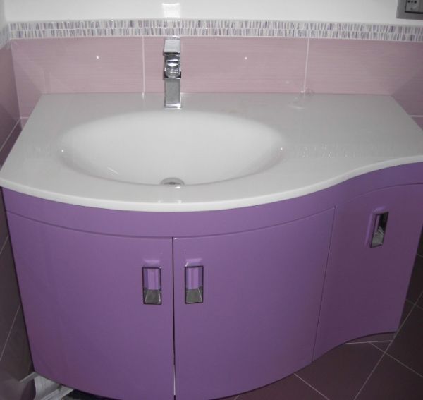 lavandino del bagno lilla