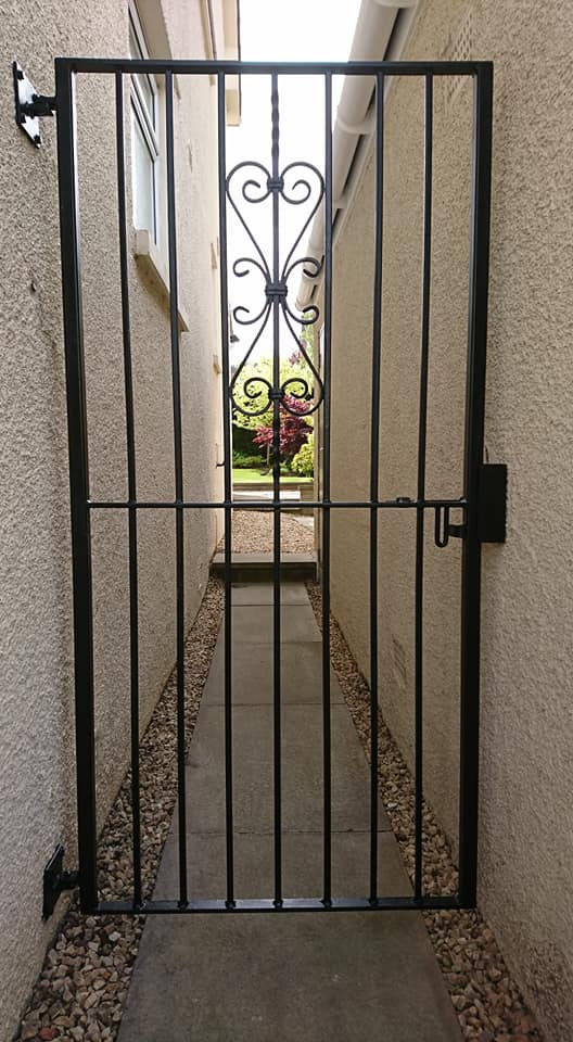 side gate tall
