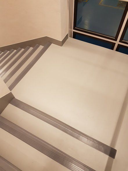 scala con inserto antiscivolo