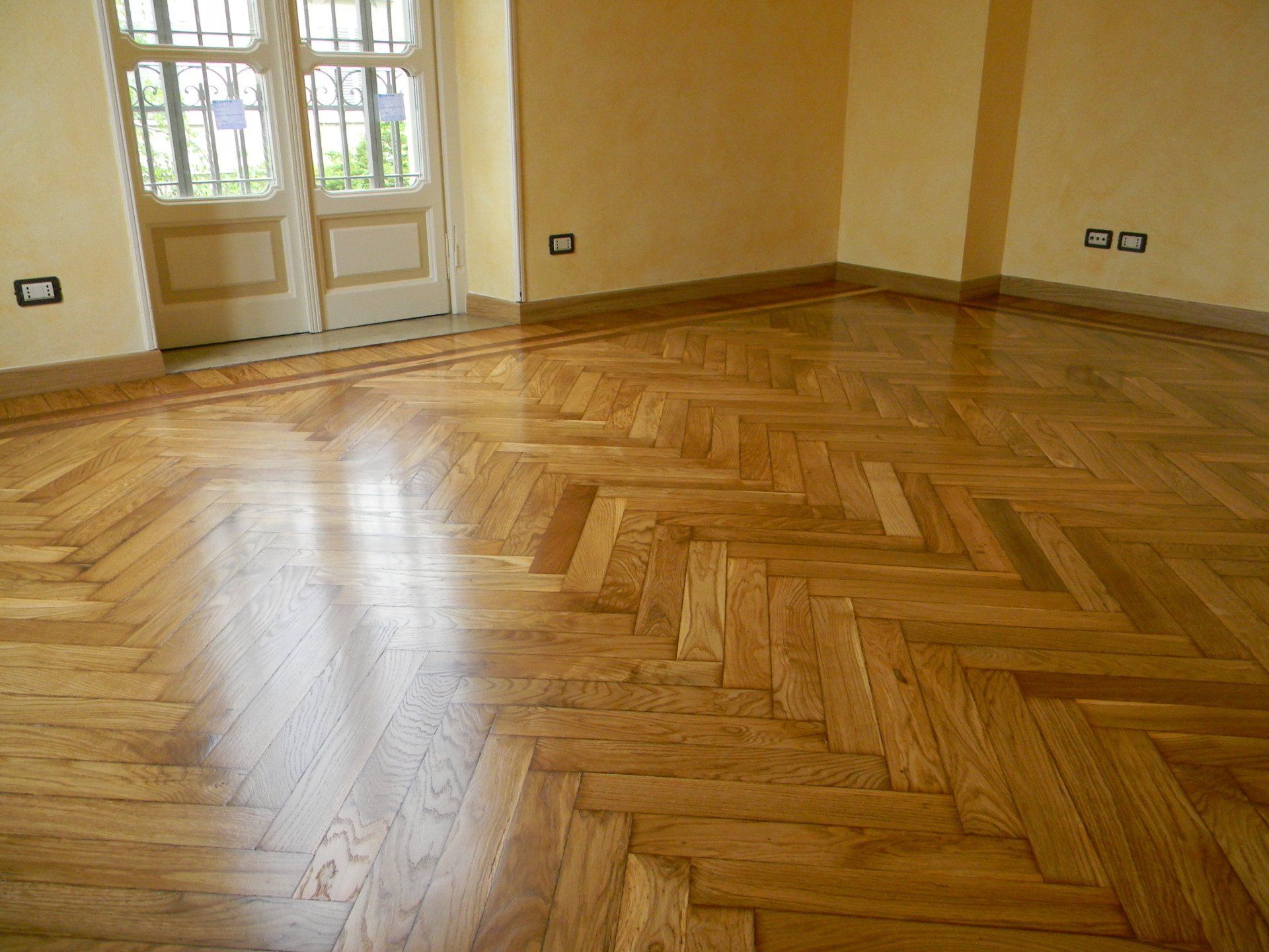 pavimento in legno a lisca di pesce