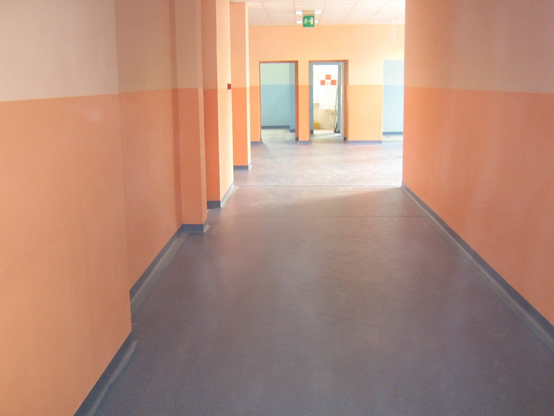 pavimento grigio per spazio pubblico