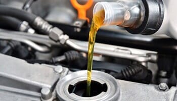 Change oil — Auto Maintenance in Detroit MI Change oil — Auto Maintenance in Detroit MI