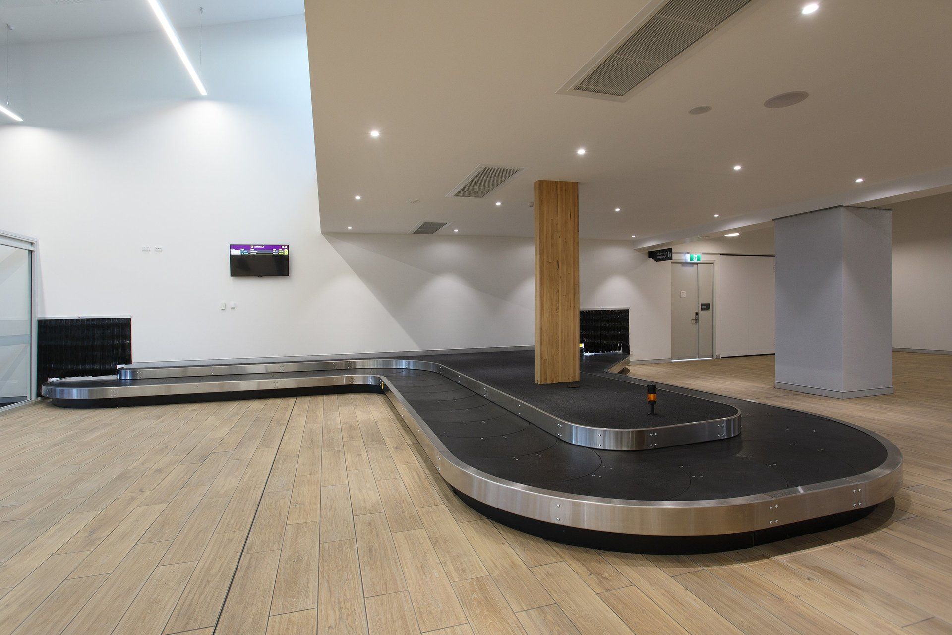 baggage carousel inside armidale airport 