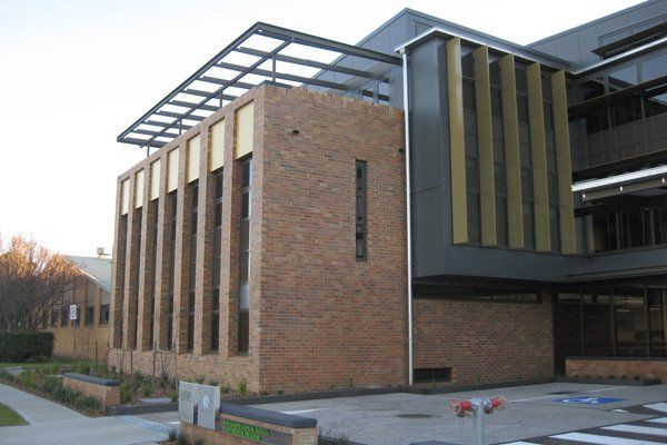 full view of tablelands clinical school at dusk