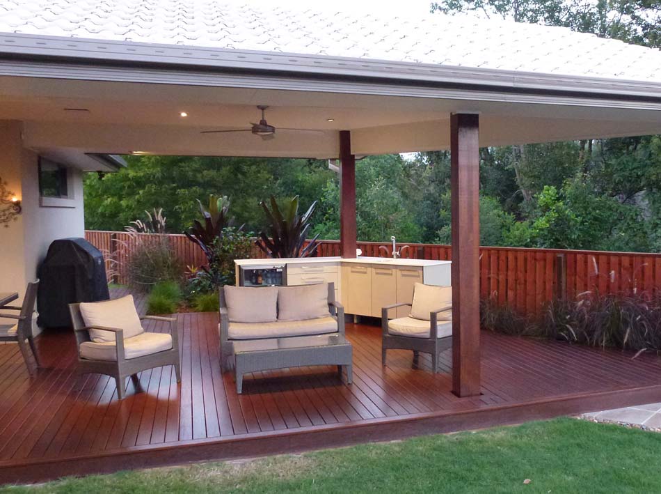 deck under pergola