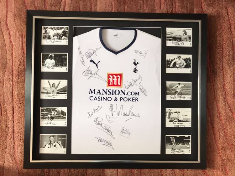 Memorabilia frame