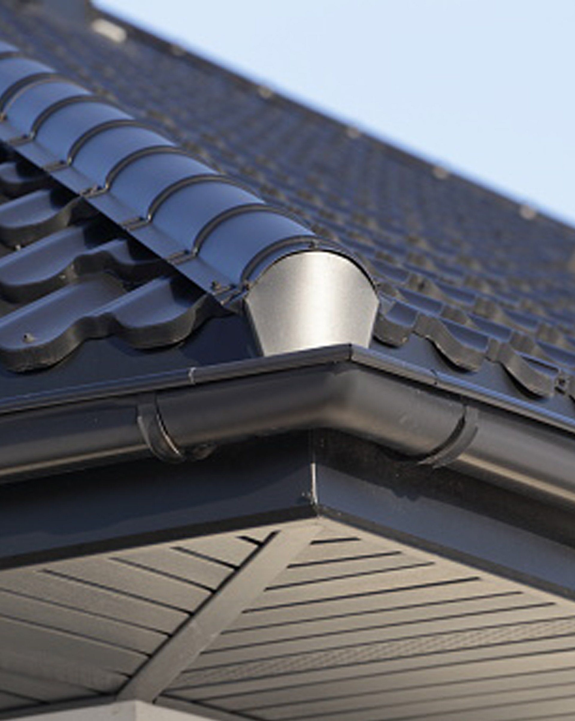 Roof Corner With Gutter — Powells Point, NC — Coastal Roofing & Siding Inc Roof Corner With Gutter — Powells Point, NC — Coastal Roofing & Siding Inc
