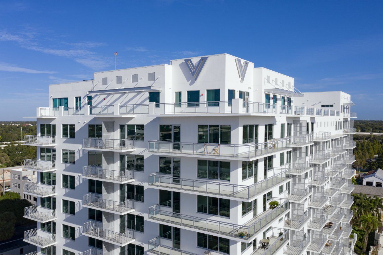 Vantage St. Pete Apartment Exterior View