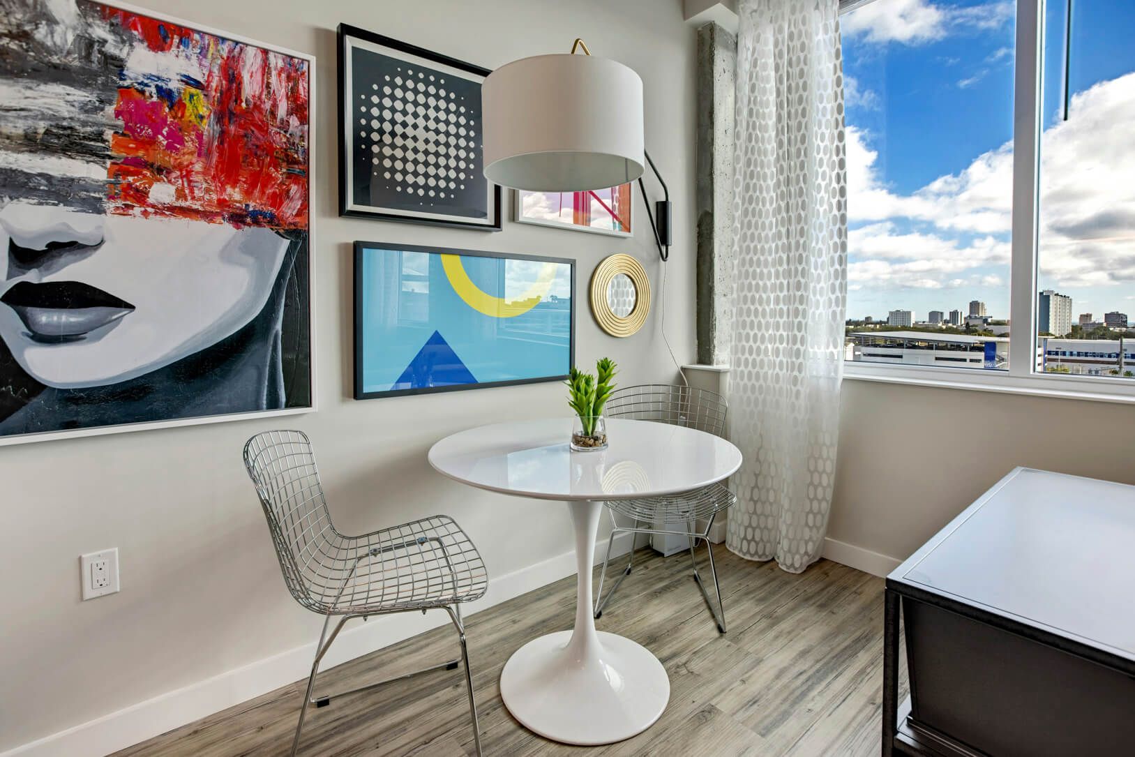 Apartment Dining Area at Vantage St. Pete