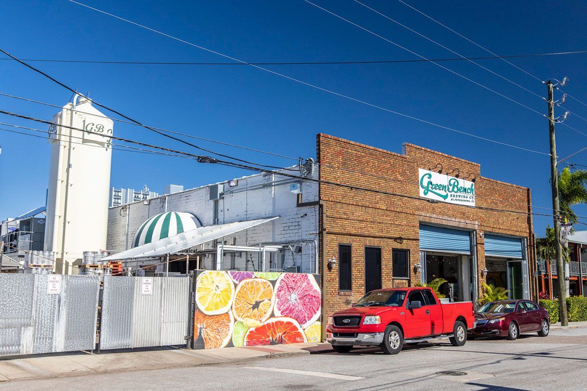 Vantage St. Pete Apartment Neighborhood Vender
