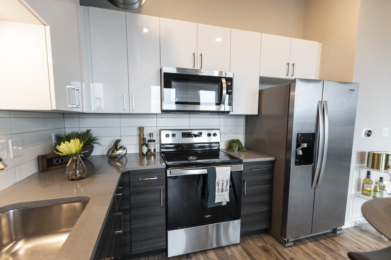 Apartment Kitchen at Vantage St. Pete