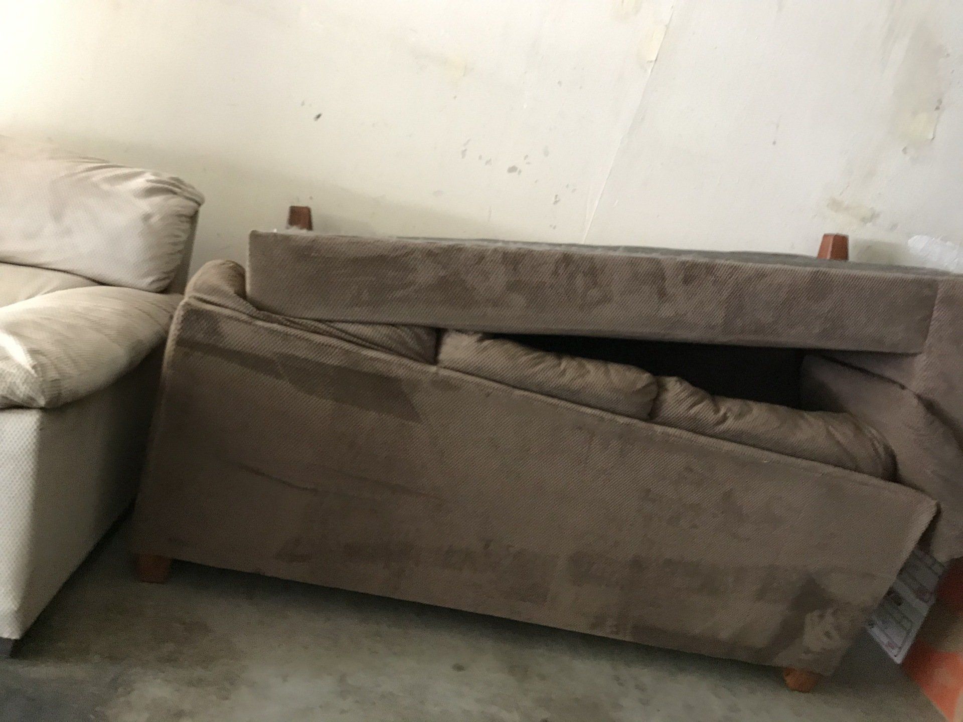 Couch removal Anaheim, CA