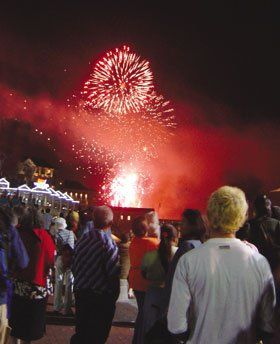 Firework displays - Portsmouth, Hampshire - UK Fireworks - Crackers Firework displays - Portsmouth, Hampshire - UK Fireworks - Crackers