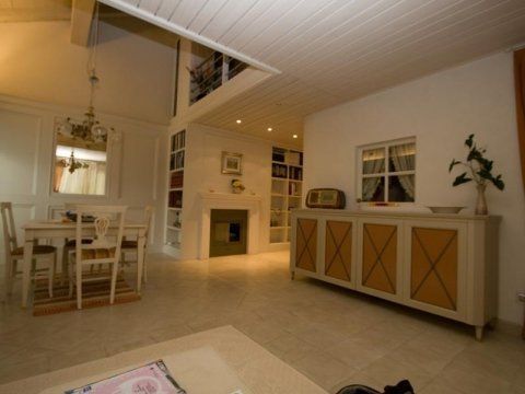 sala con soppalco