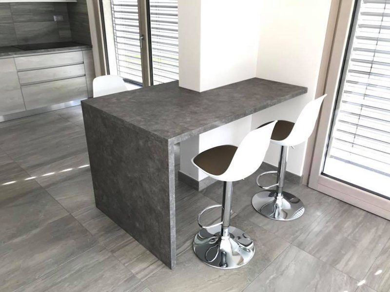 tavolo cucina con sgabelli