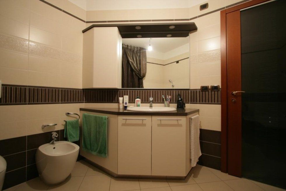 bagno con bidet di design