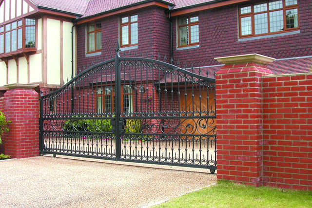 SLIDING GATES