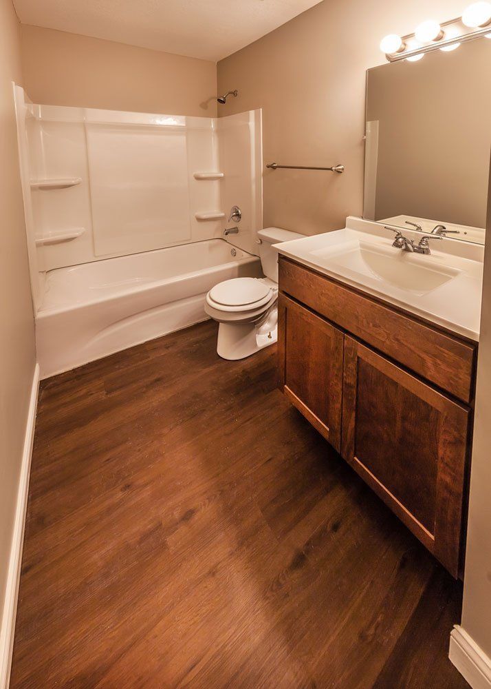 Bathroom with bathtub 