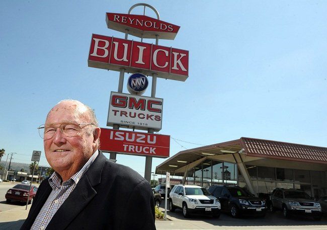 longest serving car salesman Deane Salte