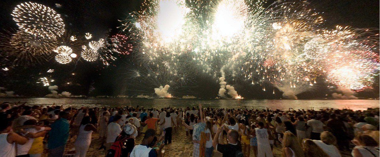 Biggest fireworks show on the barge world record