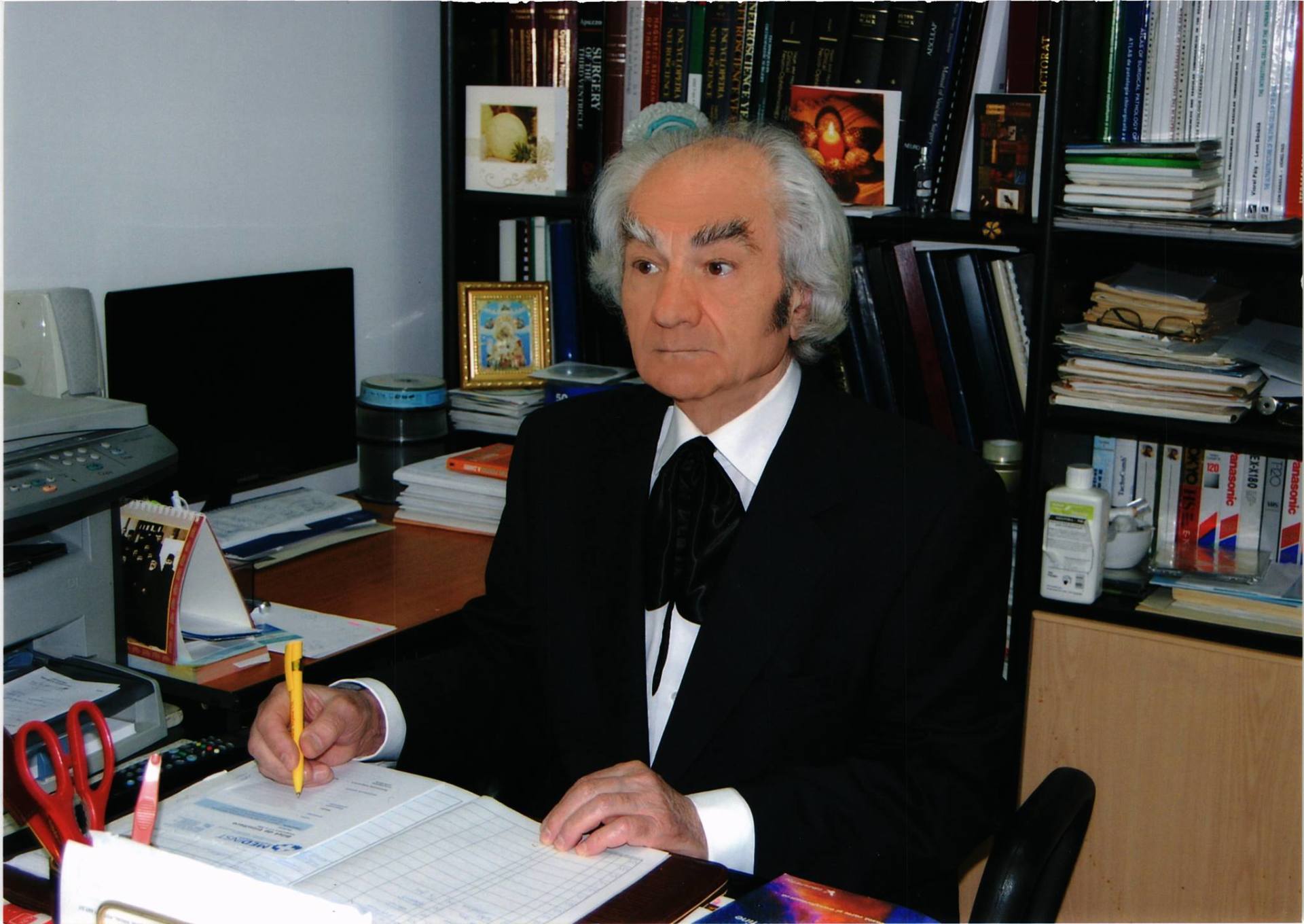 Dr Leon Danaila