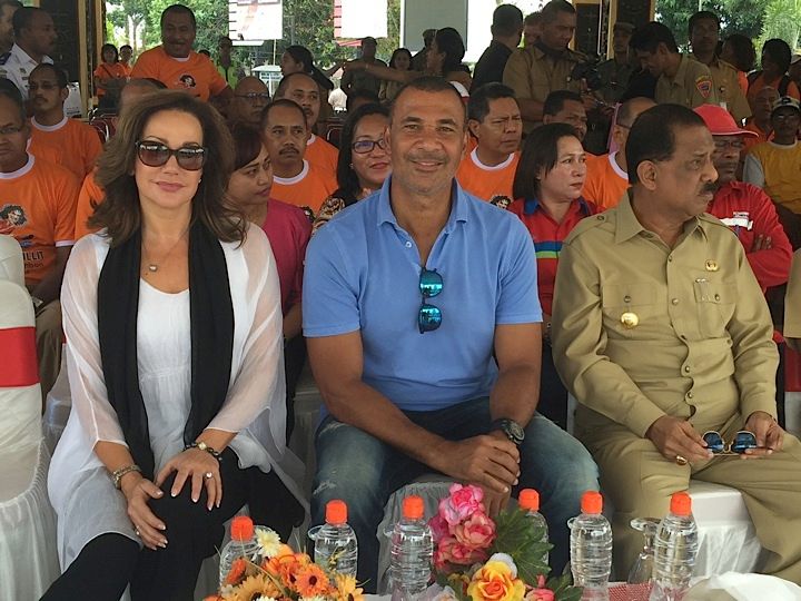 corrinne and ruud at an event