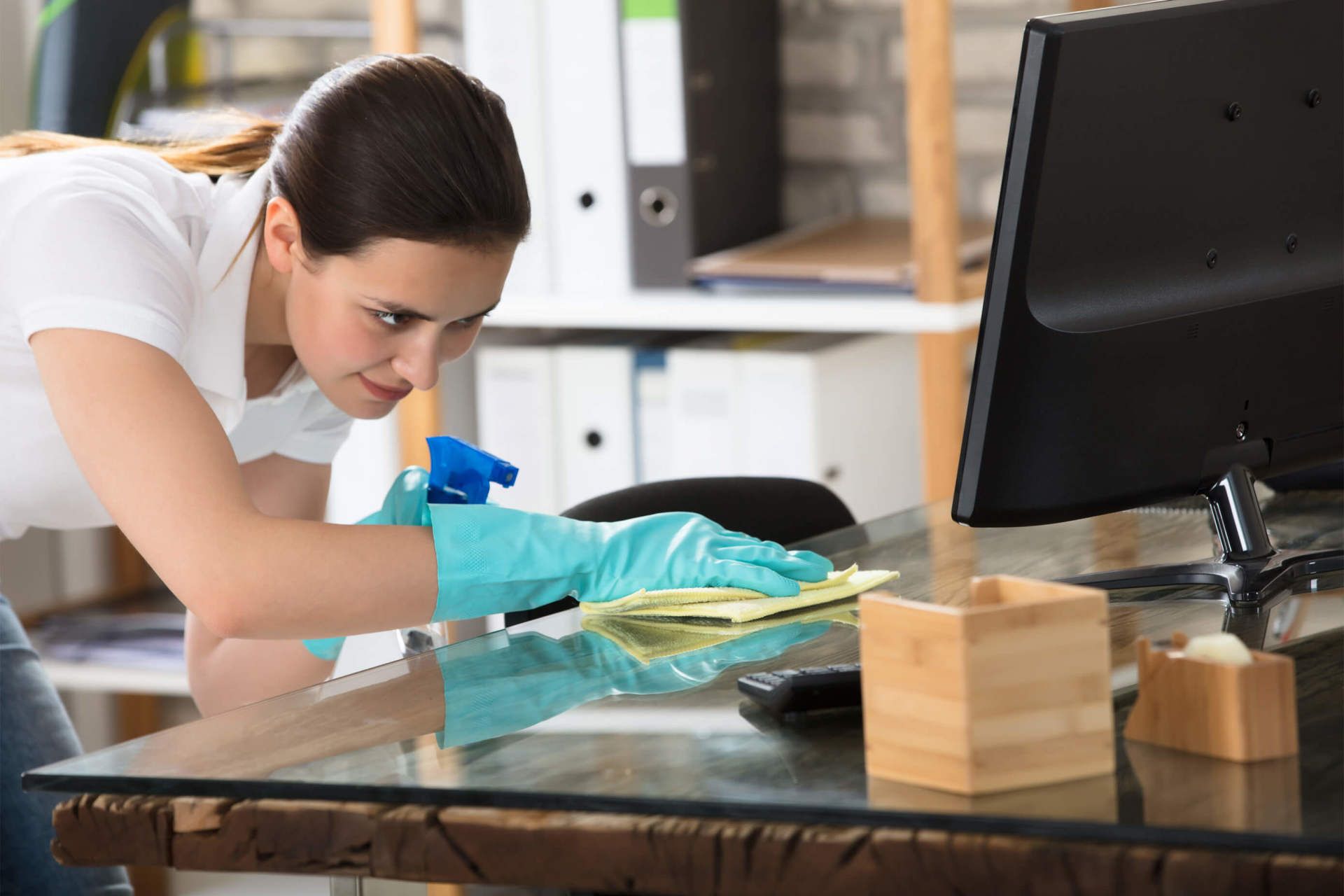 #cleaningaglassdeskinanoffice.